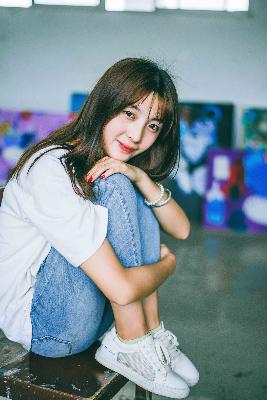 摸摸大扔子是讽刺人还是夸人